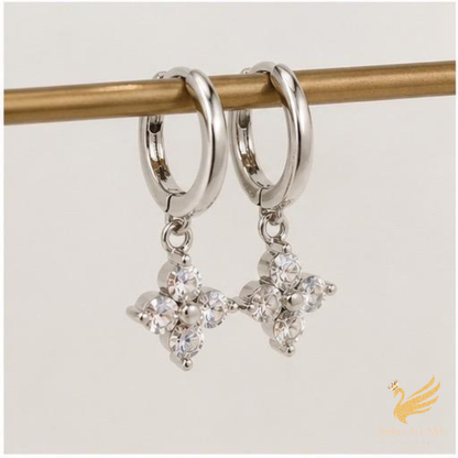 Clover Moissanite Earings - Amber Avenue NYC